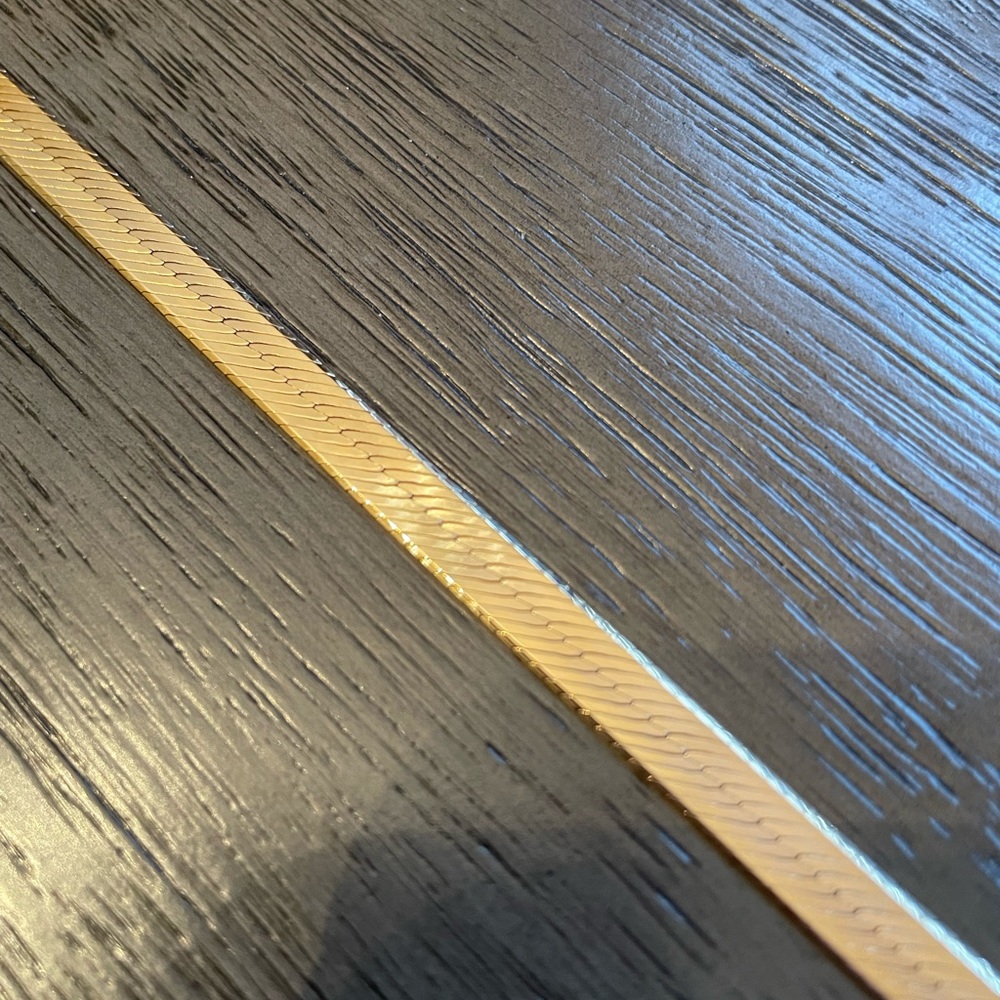 18 inch 14k yellow gold herringbone necklace - Picture 3 of 8